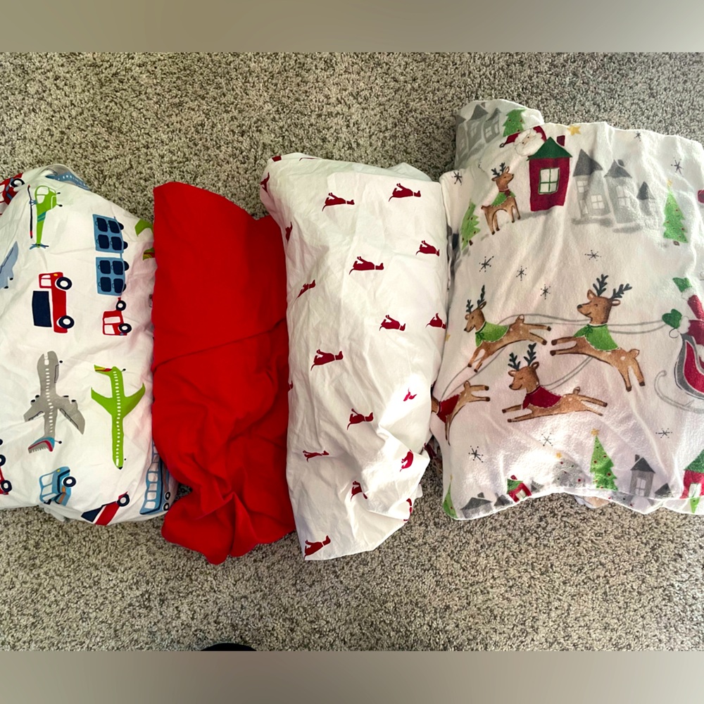 Pottery Barn Kids PBK Crib Sheets - set of 4 incl flannel holiday Santa crib set